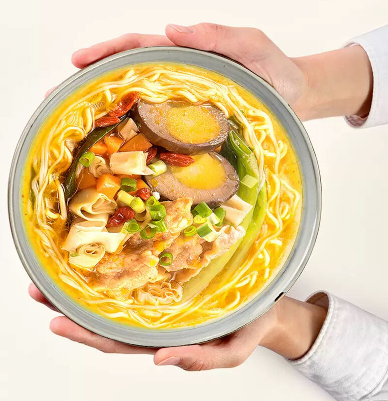 황금 수프 쇠고기 맛 매운 바늘과 매운 버미첼리 인스턴트 누들리 중국 누들리 중국 음식
